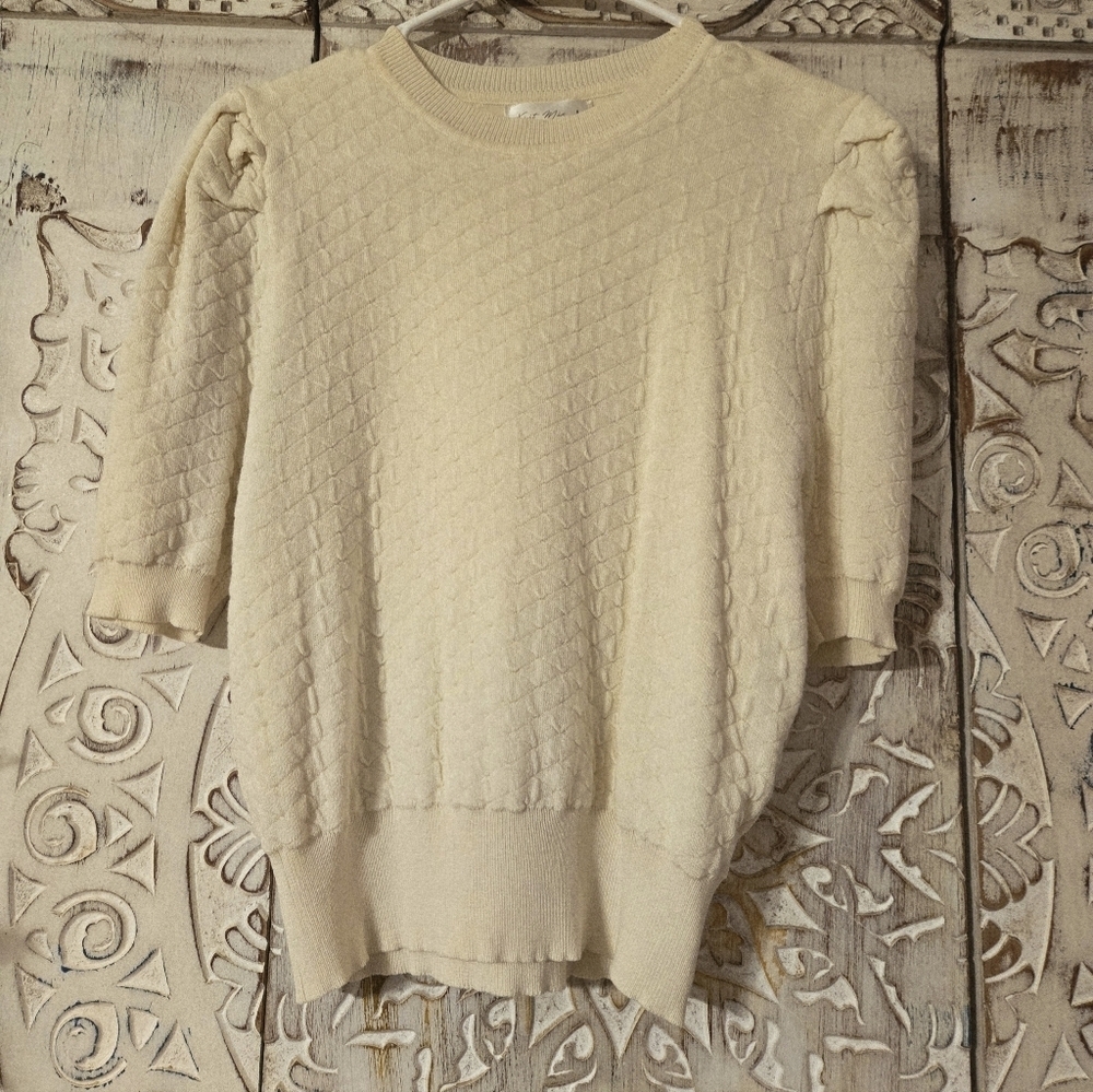Womens Cream Textured Short Sleeve Sweater Sz L Soft Casual Jeans Layers Fall